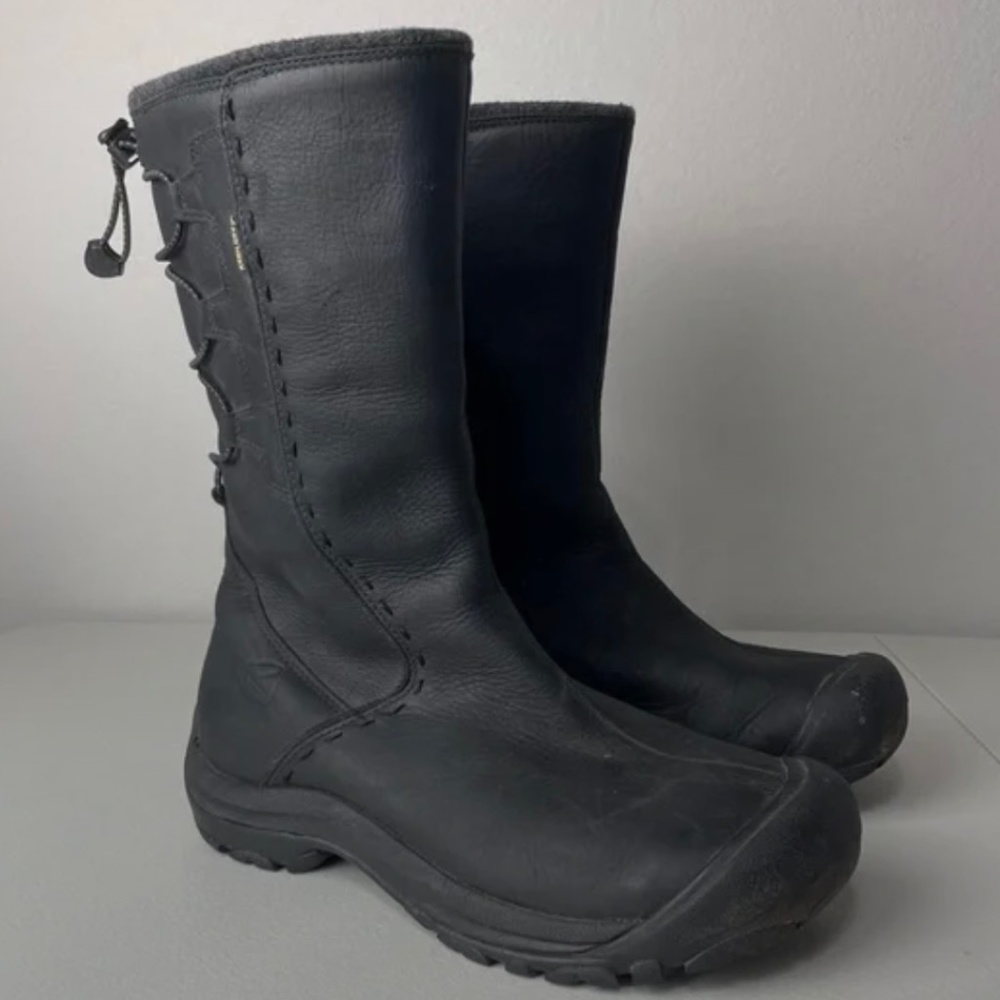 Keen Black Nubuck Leather Winthrop II Waterproof boots